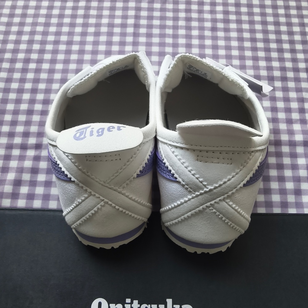 Onitsuka Tiger White Sneakers with Light Purple Stripes - Picture 8 of 11